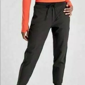 Athleta Headlands Hybrid Trek Jogger, size 4T